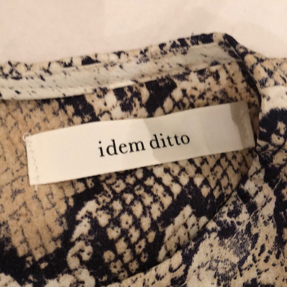 Mendocino Satin snakeskin print blouse - Picture 3 of 4